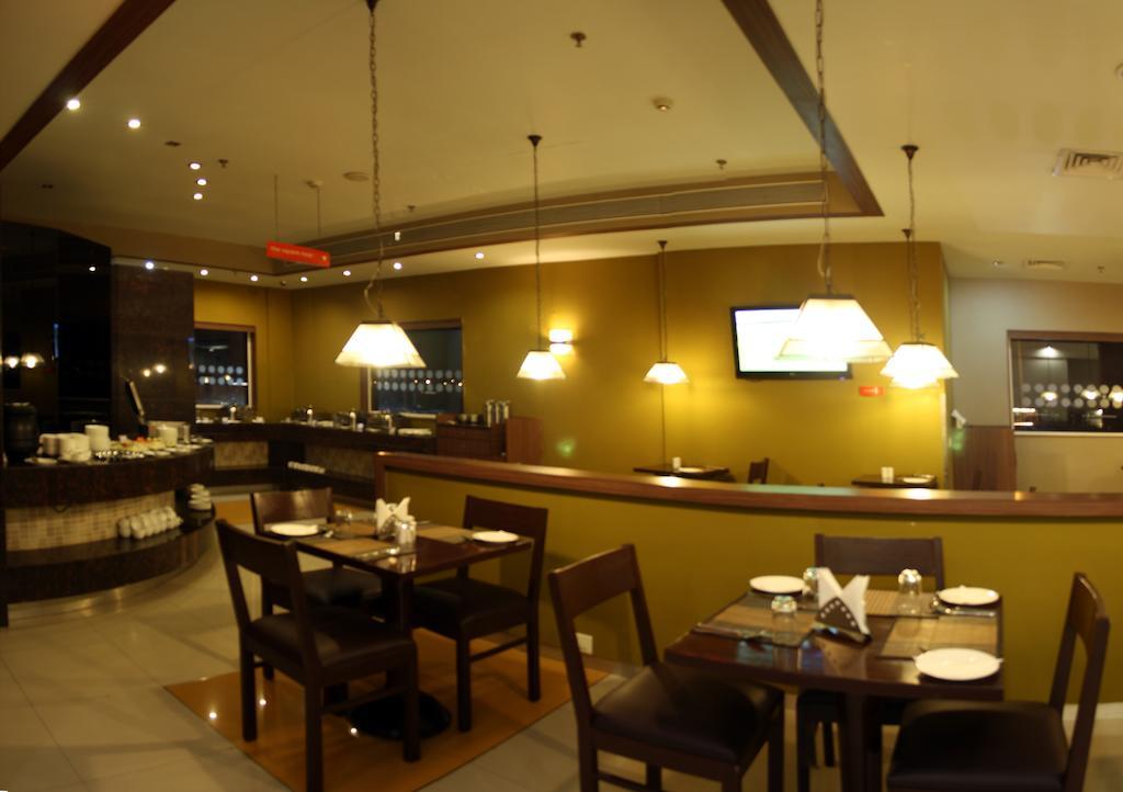 Hotel Manesar Gurgaon Buitenkant foto